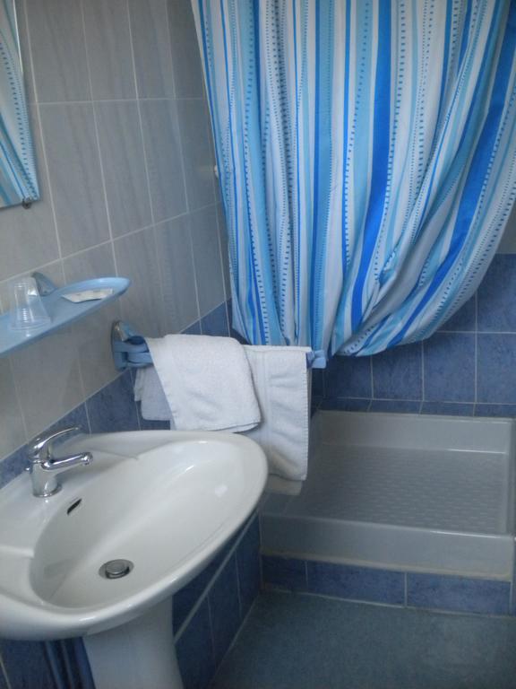 Hotel L'Acropole Nissan-lez-Enserune الغرفة الصورة